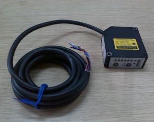 CHT-CD33-250(進口，距離100~400mm, 誤差<=900um, 測量頻率120HZ)